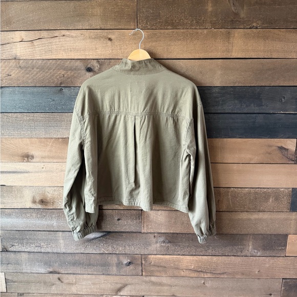 Olive Old Navy Utility Cropped Jacket Minimalist Military Style - Picture 9 of 12